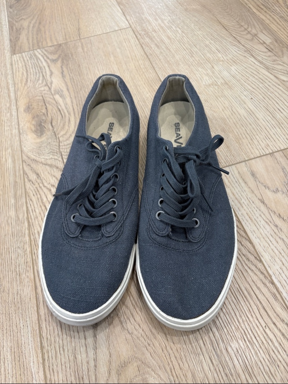 SeaVees Men's Navy Canvas Low-Top Sneaker size 9 used